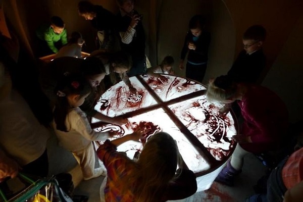 Новогоднее песочное шоу «Песочная елка»