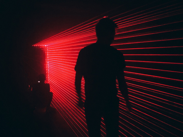 Аудиовизуальный выставочный проект «Поверхность»