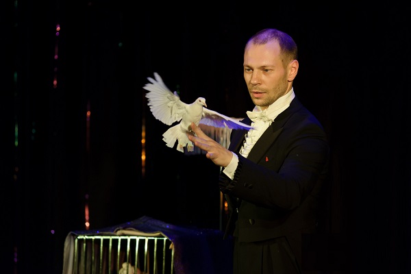 Шоу иллюзий Артема Щукина