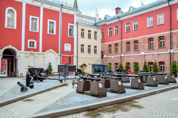 Выставка «Артиллерийский дворик»