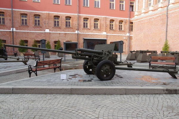 Выставка «Артиллерийский дворик»