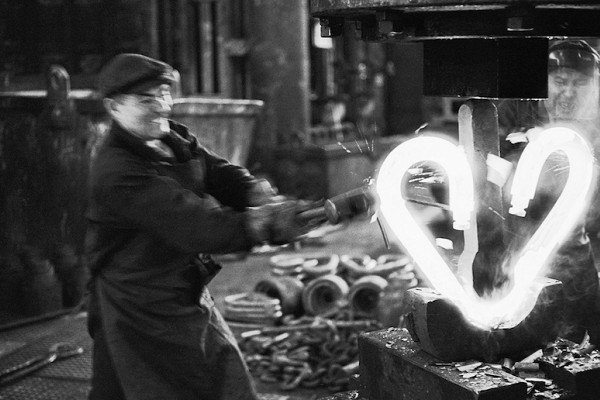 Выставка сибирской фотографии «Труд – цель, идея»