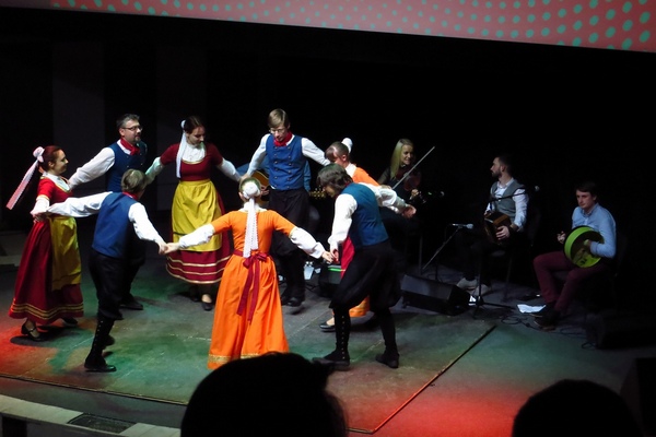 Ирландская музыка и танцы на Самайн с Boxing Banjo