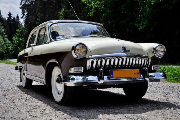 Выставка и аукцион «Редкие автомобили – 2018»