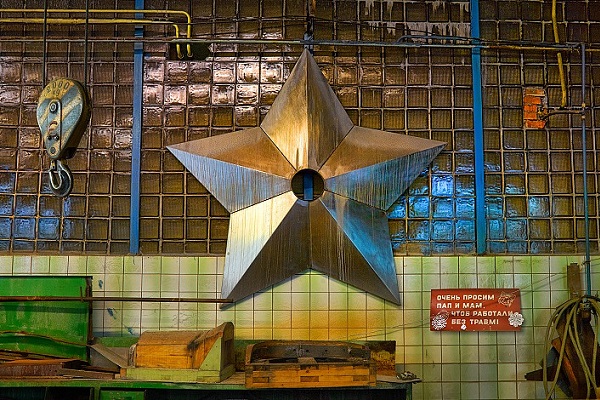 Фотовыставка Саши Генциса «Социалистический Сюрреализм»