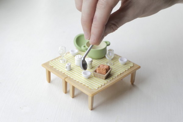 Выставка «Прошу под стол»