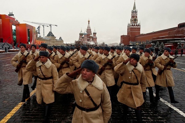 Военно-исторический парад на Красной площади 7 ноября 2018 г.