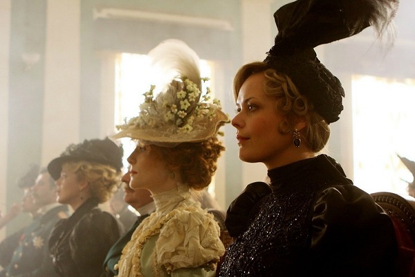 Выставка костюмов «Дмитрий Андреев. Закройщик иллюзий»