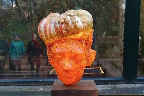 Опен-эйр выставка тыквенных скульптур «Время жизни»