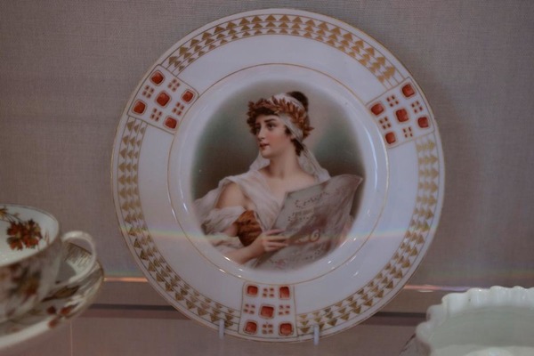 Выставка «Модерн: в поисках русского стиля. Фарфор и керамика частных заводов Российской империи конца 19 – начала 20 века»