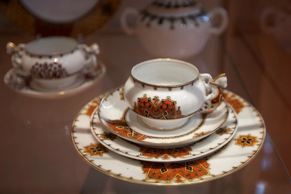 Выставка «Модерн: в поисках русского стиля. Фарфор и керамика частных заводов Российской империи конца 19 – начала 20 века»