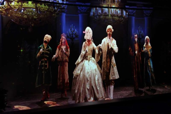 Выставка «История празднования Рождества в России»