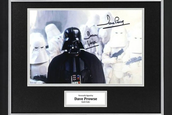 Выставка личных вещей знаменитостей «От Шаляпина до Роналду»