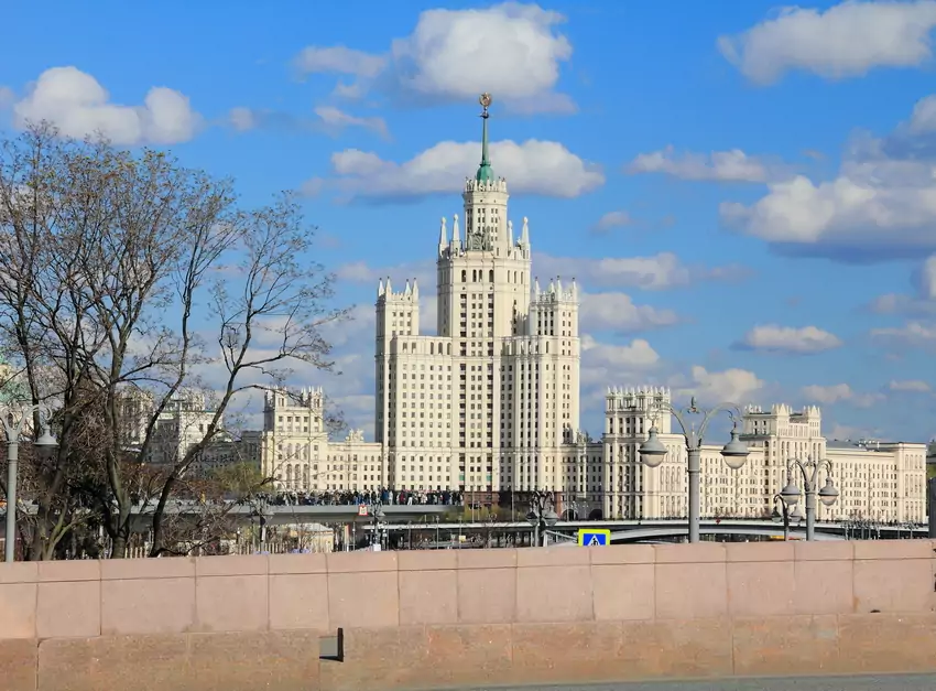 Высотка на Котельнической набережной