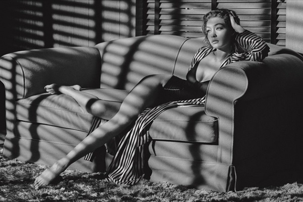 Выставка фотографий «Сила мечты. Календарь Pirelli 2019»