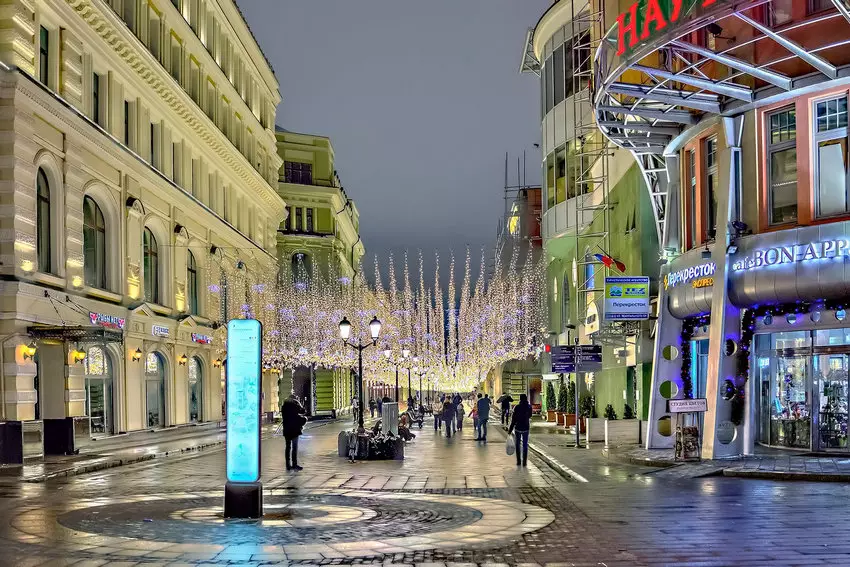 Никольская улица в Москве