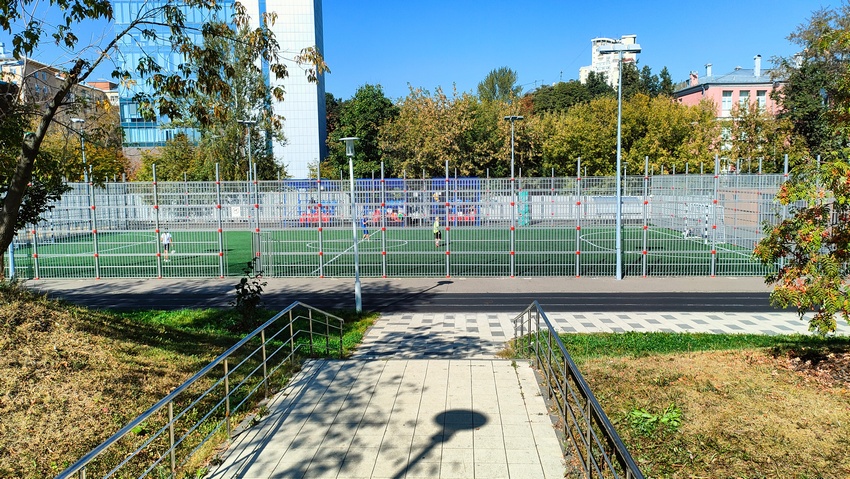 Спортивные площадки в Академическом парке