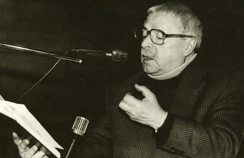 Выставка «Человек иронический. К 100-летию поэта Юрия Левитанского»