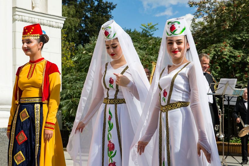 Многонациональный праздник «Абрикос» на ВДНХ