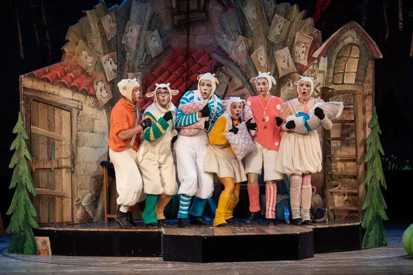 Детский спектакль «Волк и семеро козлят» в Детском музыкально-драматическом театре