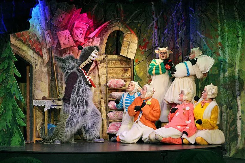 Детский спектакль «Волк и семеро козлят» в Детском музыкально-драматическом театре