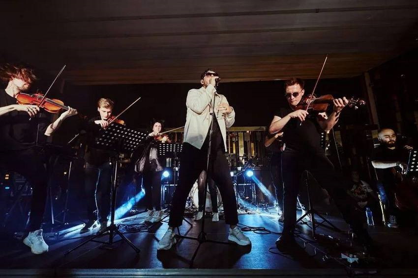 Концерт «Симфоническое Rock & Pop Show в акустике на открытой крыше в самом центре Москвы!»