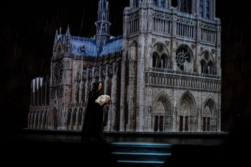 Мюзикл-шоу «Нотр-Дам де Пари»