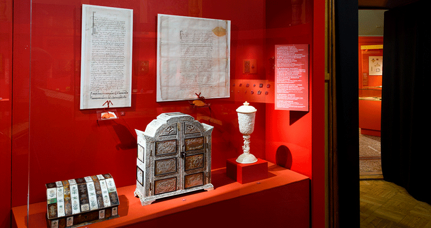 Выставка «Граф А. С. Уваров — археолог, коллекционер, просветитель. К 200-летию со дня рождения»