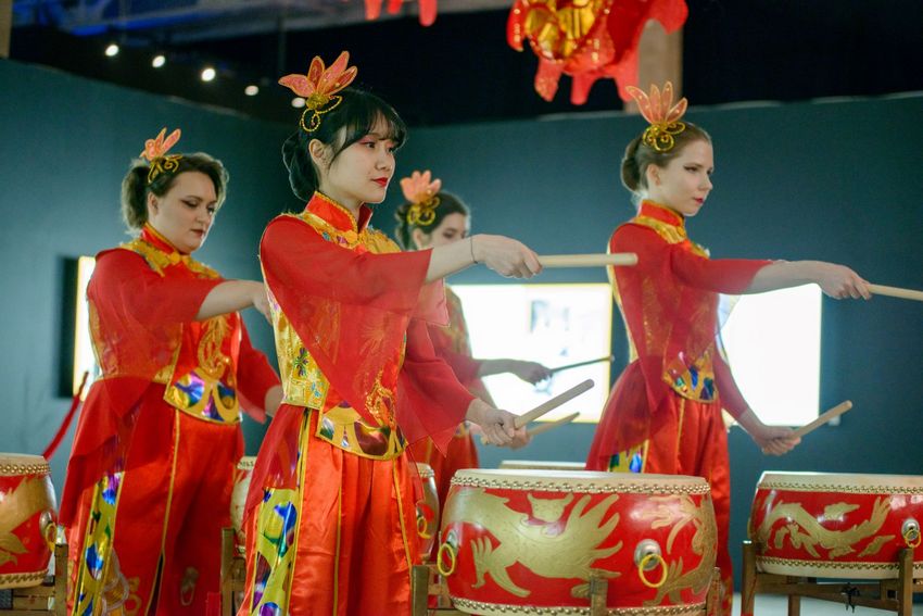 Фестиваль лунного пряника на ВДНХ: китайское шоу, показ мод и мастер-классы