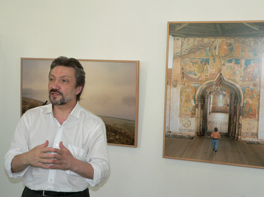 Выставка фотохудожника Юрия Холдина «Ферапонтово. Территория духа»