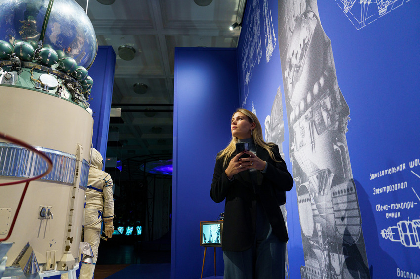 Бесплатные экскурсии, кинопоказы, новая выставка: ВДНХ приглашает на «Ночь искусств»