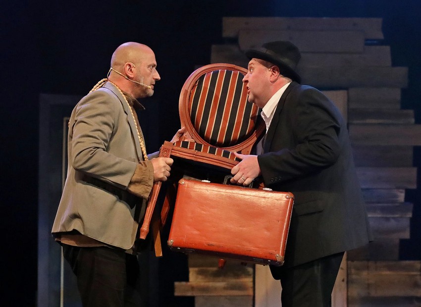 Мюзикл «12 стульев»