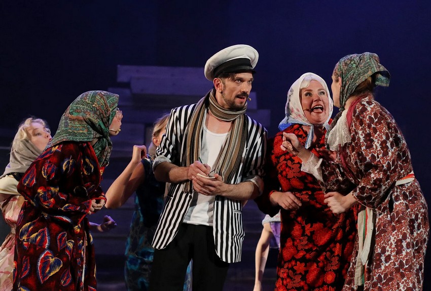 Мюзикл «12 стульев»