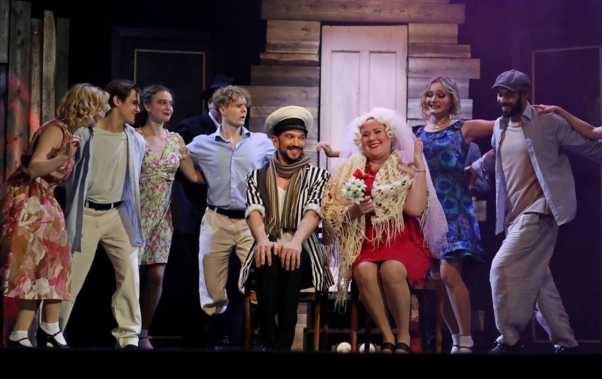 Мюзикл «12 стульев»