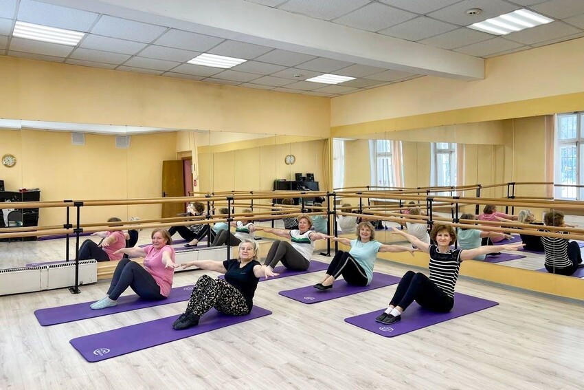 Концерты юных артистов и шедевры Русского музея: как встретят День старшего поколения в Москве