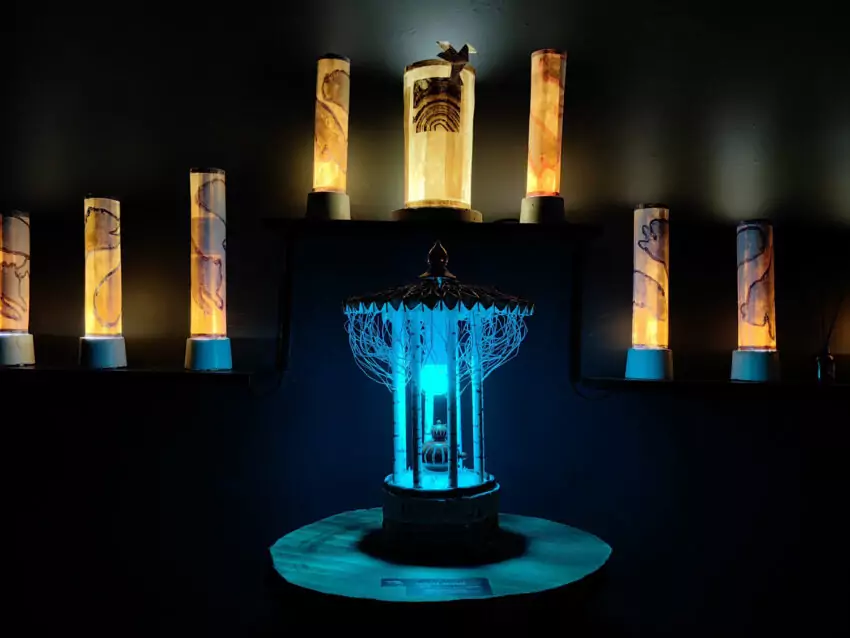 Выставка «Чёрный вигвам»: путешествие вглубь бессознательного