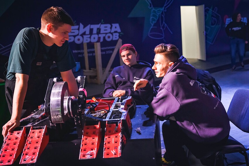 Финал мирового чемпионата по боевой робототехнике — «Битва роботов»