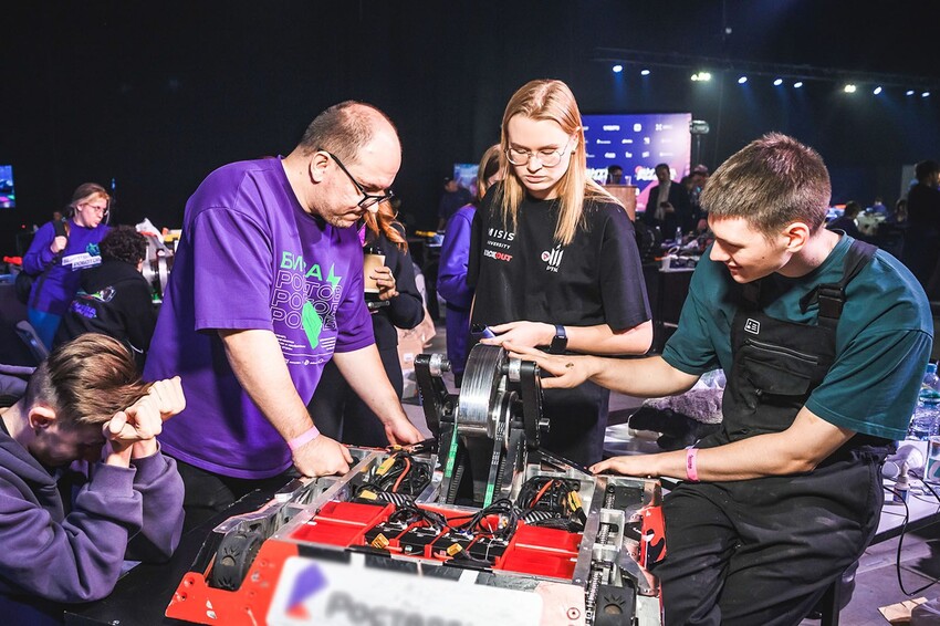 Финал мирового чемпионата по боевой робототехнике — «Битва роботов»