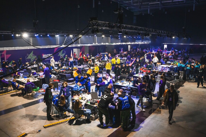 Финал мирового чемпионата по боевой робототехнике — «Битва роботов»