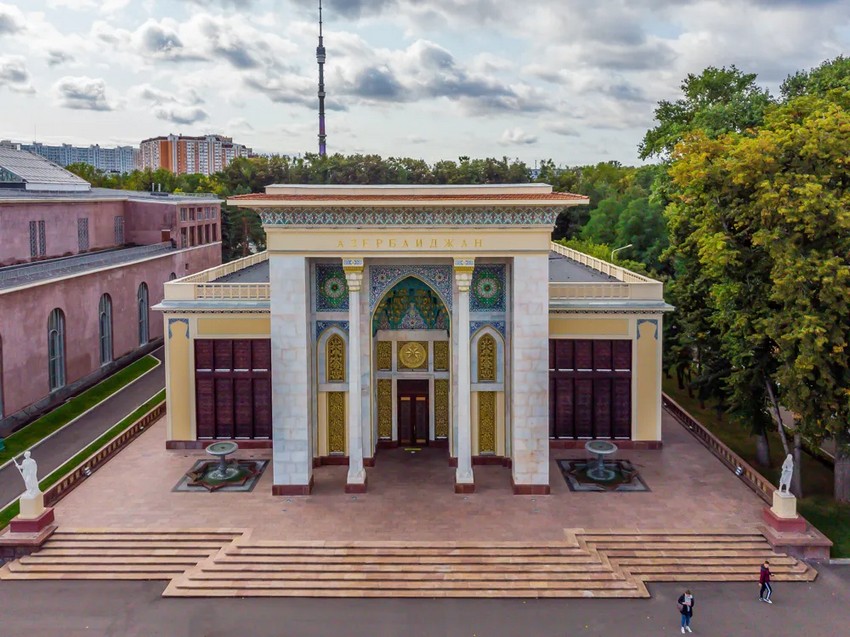 Павильон №14 на ВДНХ- от Азербайджана до Вычислительной техники и обратно