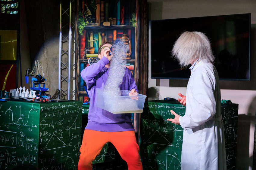 Детский спектакль «Учёная семейка и роботы»