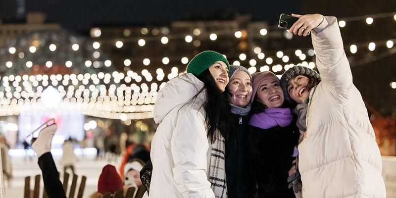 Теплые традиции и волшебство: на mos.ru представили программу «Зимы в Москве»