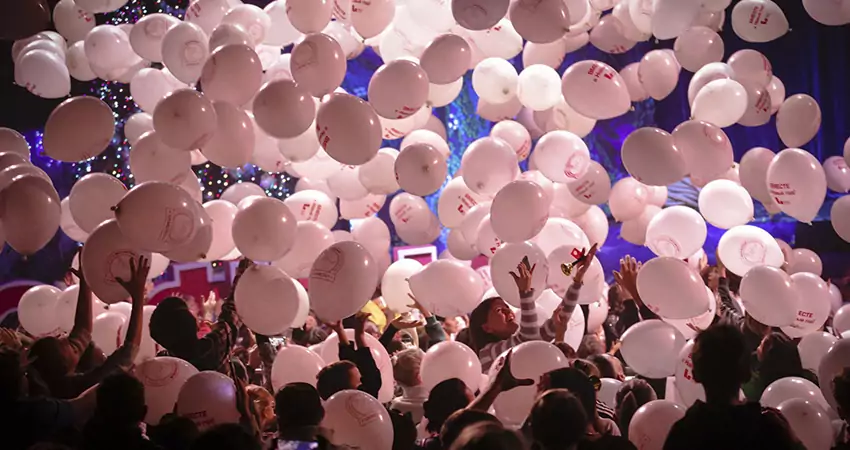 «К ЗВЁЗДАМ!» Новогоднее представление на киностудии «Мосфильм»