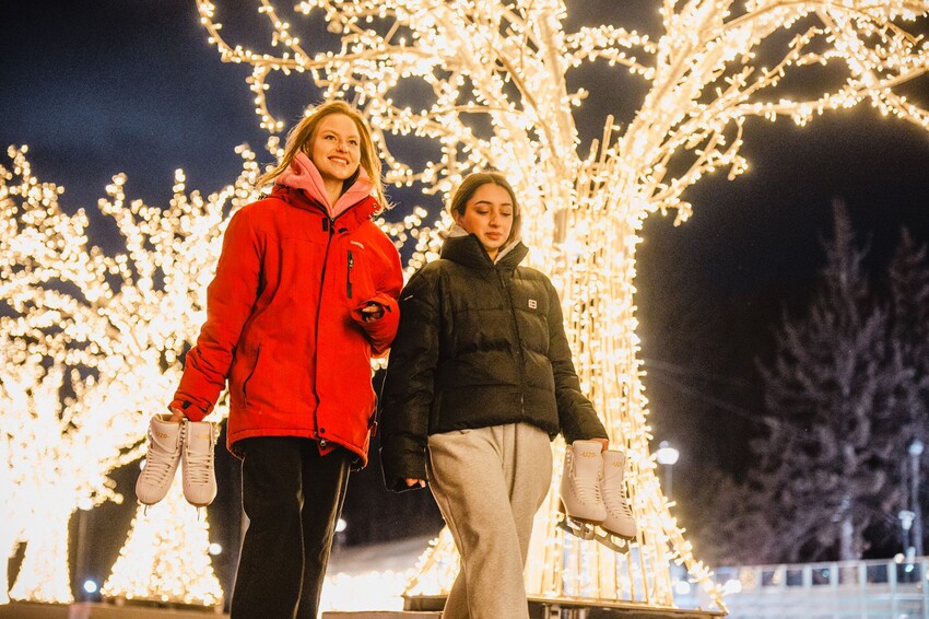 На Северном речном вокзале открывается каток с павильонами в рамках «Зимы в Москве»