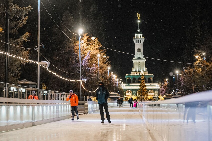Бесплатный каток на Северном речном вокзале