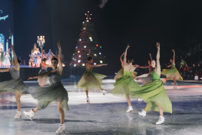 Ледовое шоу-сказка с балетом «Щелкунчик»