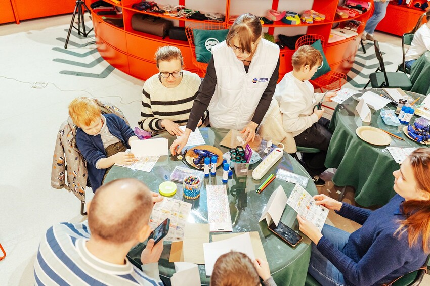 «Фабрика подарков» в «Музеоне»: пространство творчества, общения и праздничного настроения