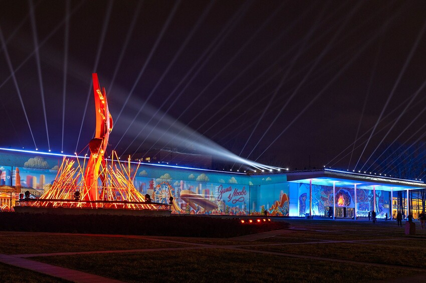 На Воробьевых горах покажут световые представления в рамках фестиваля «Зима в Москве»