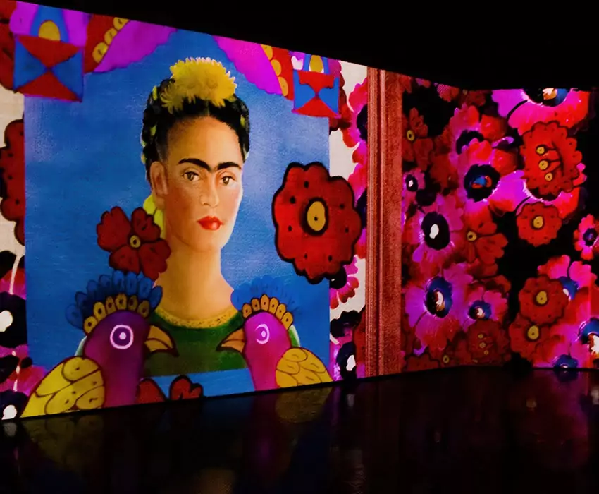 Фотовыставка и иммерсивное шоу «Фрида Кало. Несломленная»