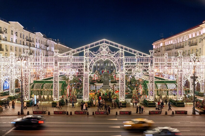 Сверкающие арки, шатры и «звездное небо»: лучшие места для фото в центре столицы